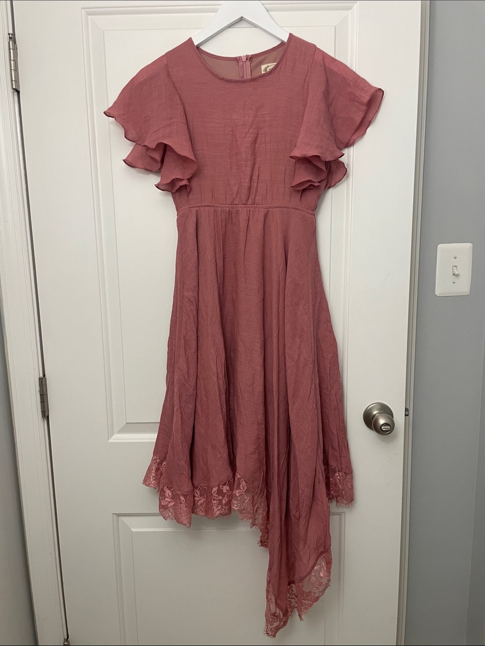 NWOT Mauve Ruffle Flutter Sleeve Asymmetrical Hem Dress